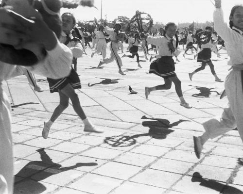 Henri Cartier-Bresson almost goes back to China